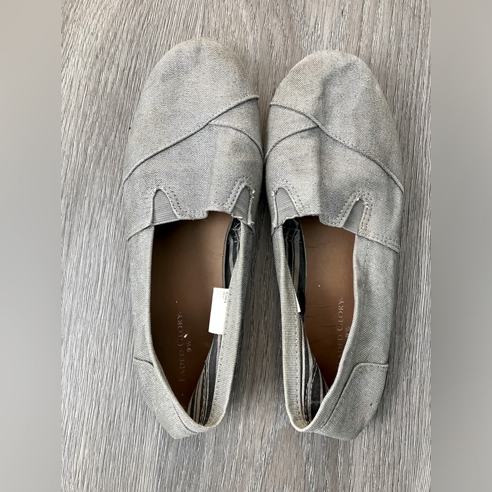 Metallic Silver Sparkle Faded Glory Slip On Women’s Flats Size 9.5
